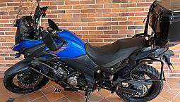Vstrom 650 Xt Azul Y Negro.